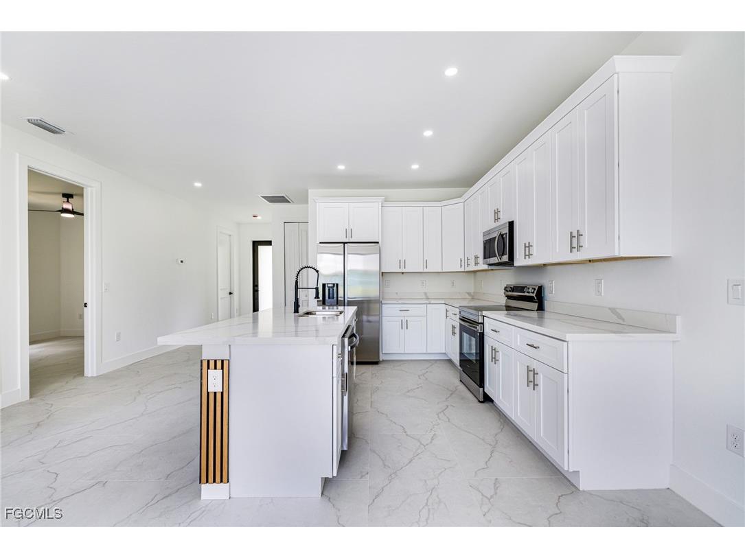 2406 Hightower Avenue S Lehigh Acres FL 33973 2025006113 image11