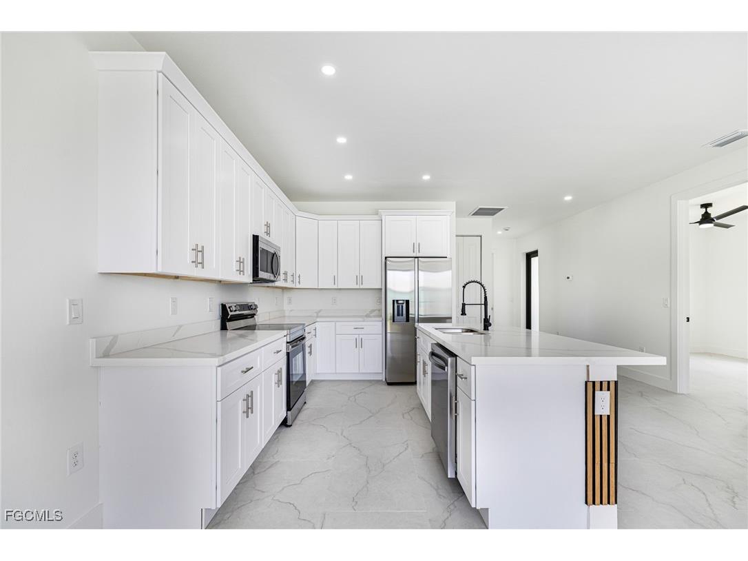 2406 Hightower Avenue S Lehigh Acres FL 33973 2025006113 image16