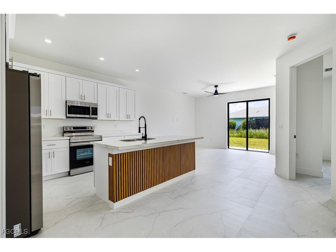 2406 Hightower Avenue S Lehigh Acres FL 33973 2025006113 image5