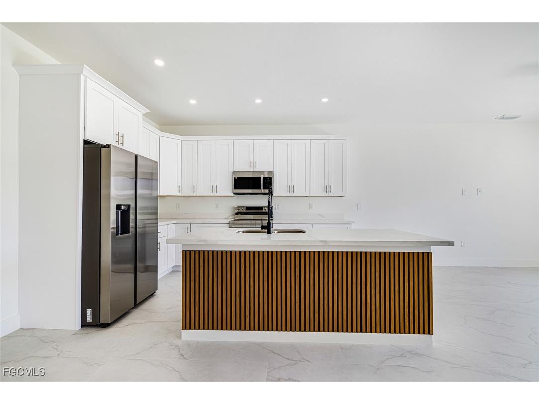 2406 Hightower Avenue S Lehigh Acres FL 33973 2025006113 image6