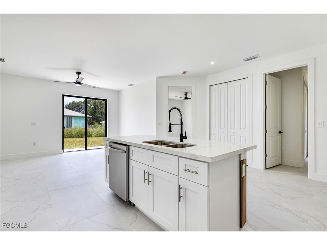 2406 Hightower Avenue S Lehigh Acres FL 33973 2025006113 image9