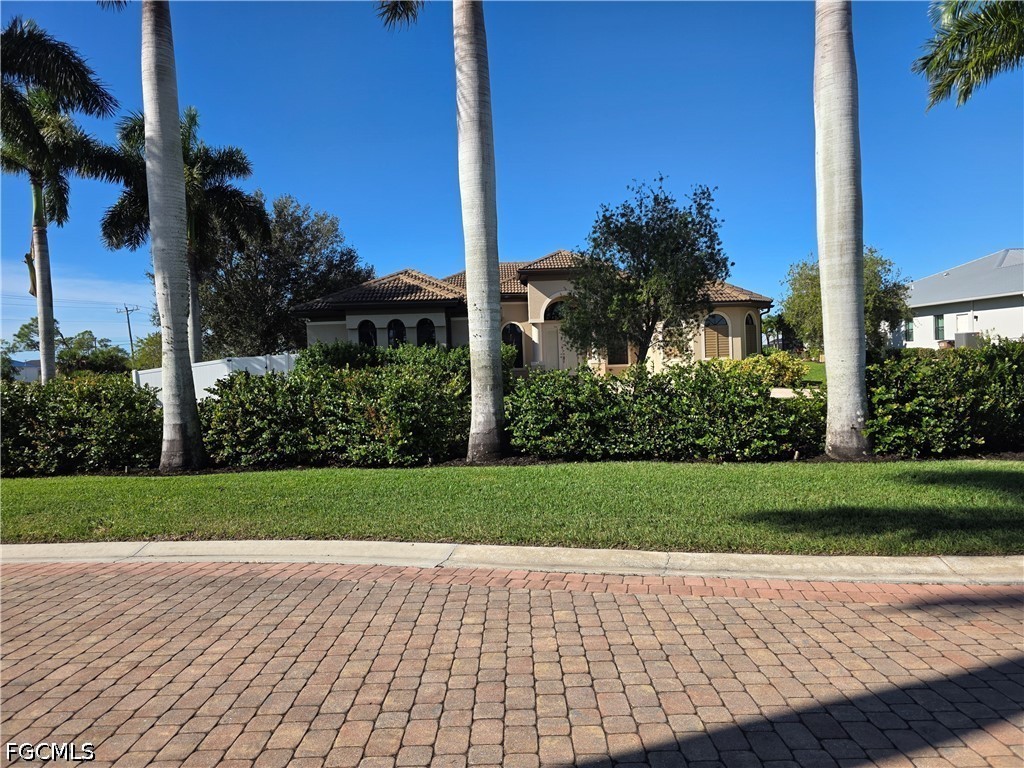 2406 Kismet Lakes Lane Cape Coral FL 33993 2026015992 image2