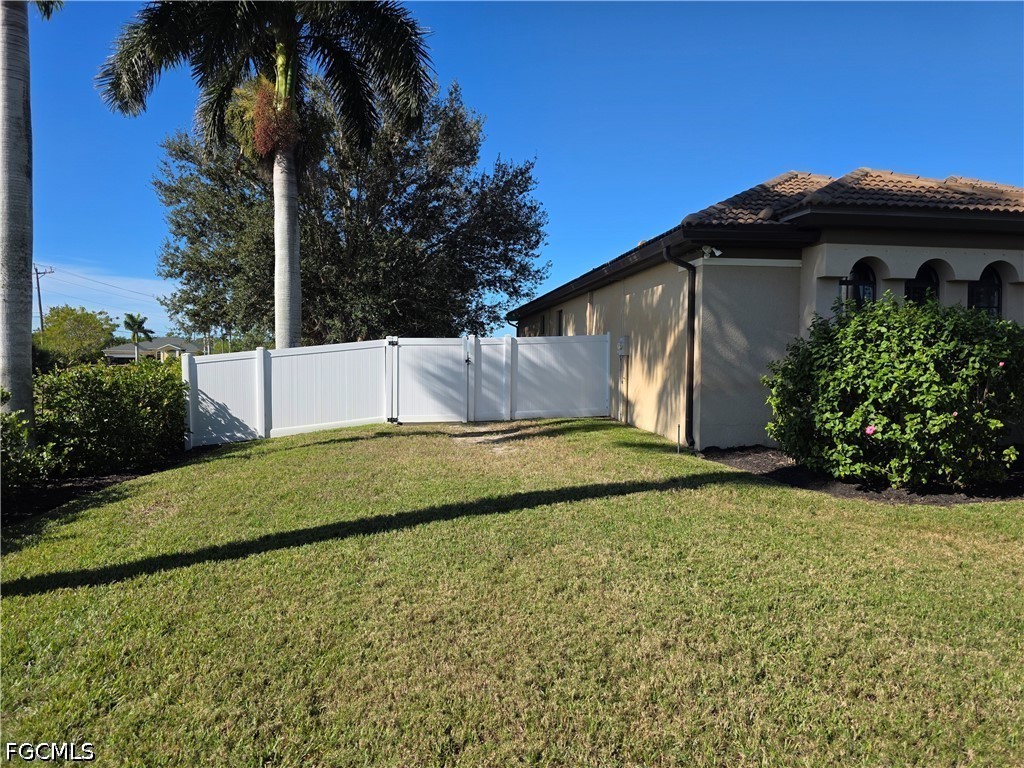 2406 Kismet Lakes Lane Cape Coral FL 33993 2026015992 image8