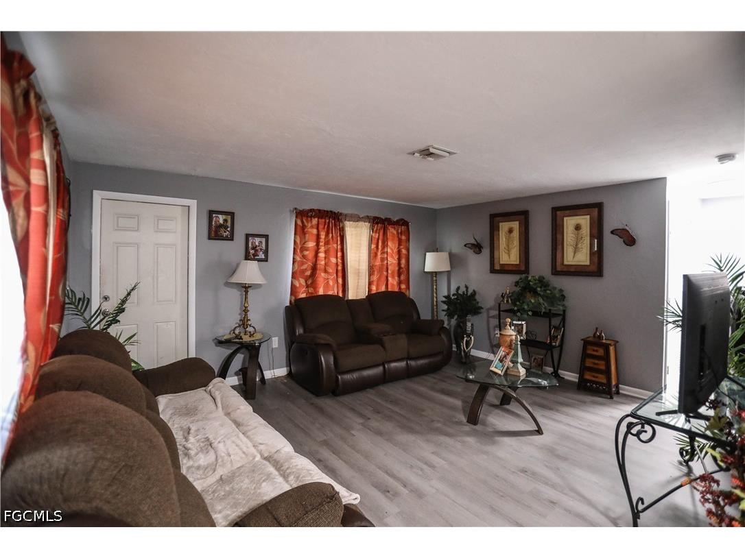 2406 Linhart Avenue Fort Myers FL 33901 2026016892 image6