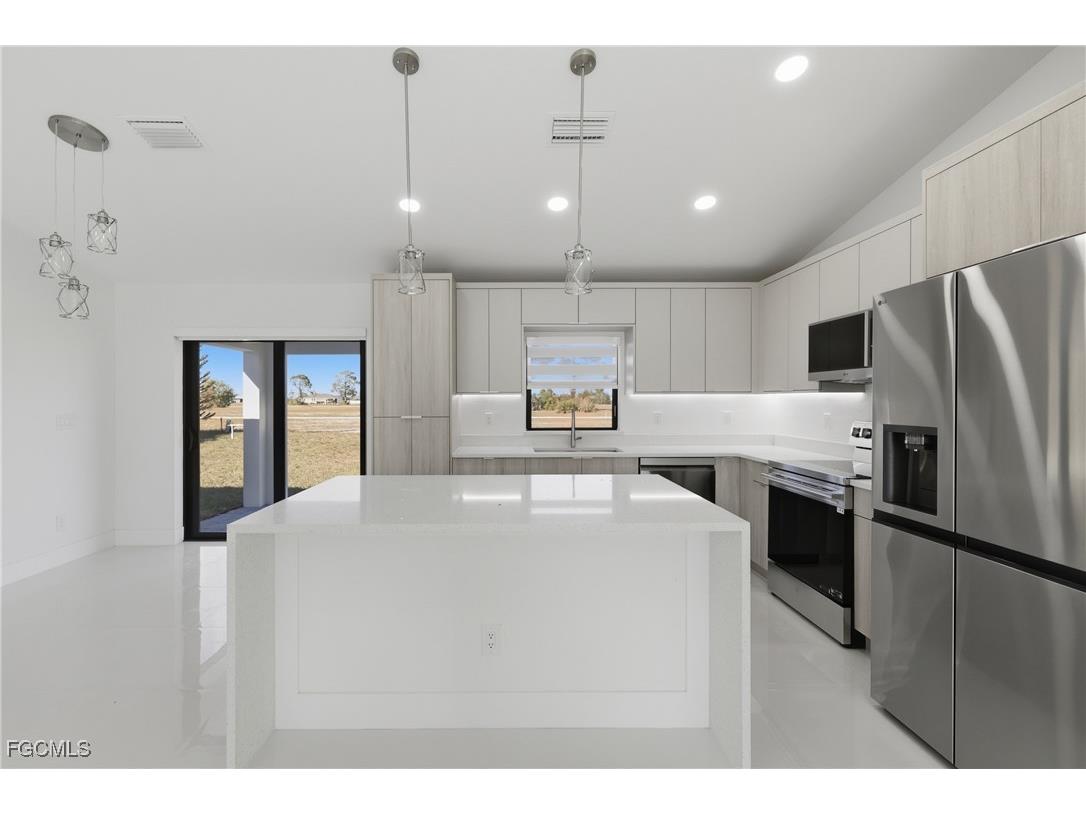 2408 NW 7th Place Cape Coral FL 33993 2025022557 image10