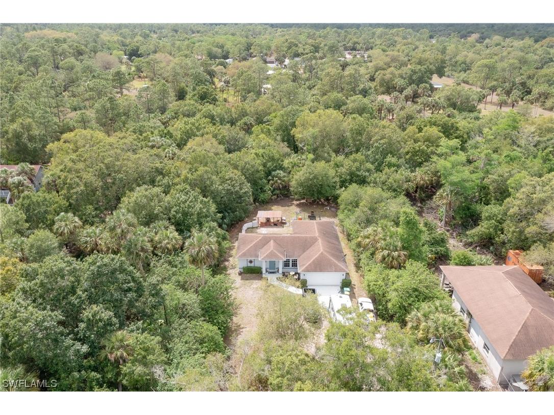 241 18th Street NE Naples FL 34120 223028087 image1