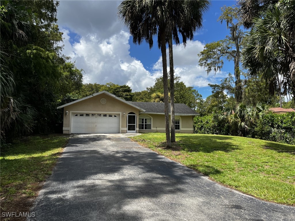 241 8th Street SE Naples FL 34117 224066007 image1