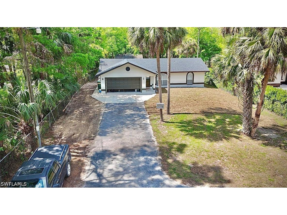241 8th Street SE Naples FL 34117 226016569 image1