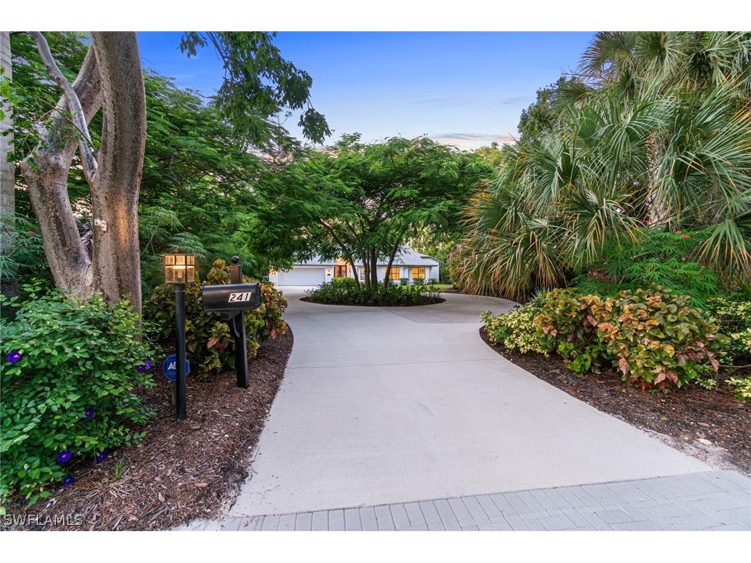 241 Carica Road Naples FL 34108 224060546 image1