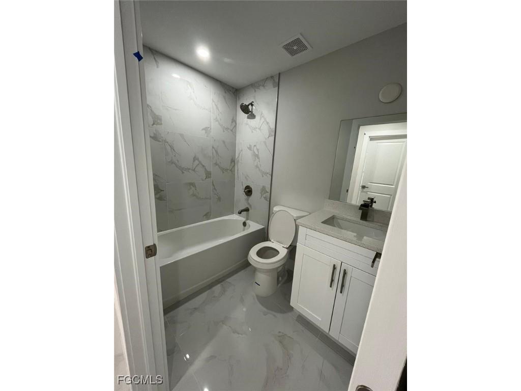 241 Narthex Avenue S Lehigh Acres FL 33974 2025023092 image4