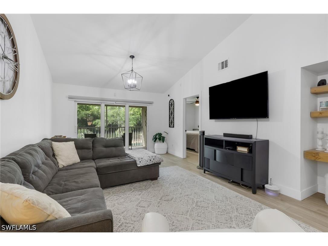 241 Robin Hood Circle #202 Naples FL 34104 226020409 image1
