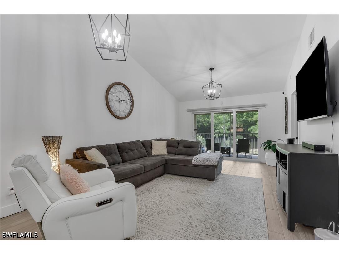 241 Robin Hood Circle #202 Naples FL 34104 226020409 image11