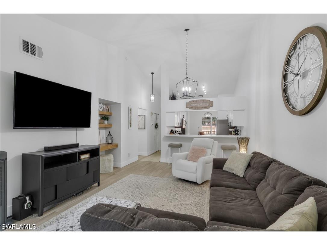 241 Robin Hood Circle #202 Naples FL 34104 226020409 image9