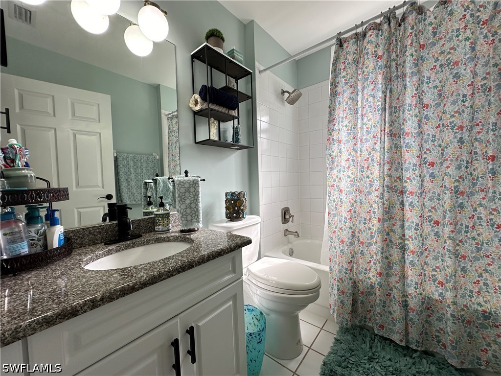 241 Robin Hood Circle #204 Naples FL 34104 226015497 image13