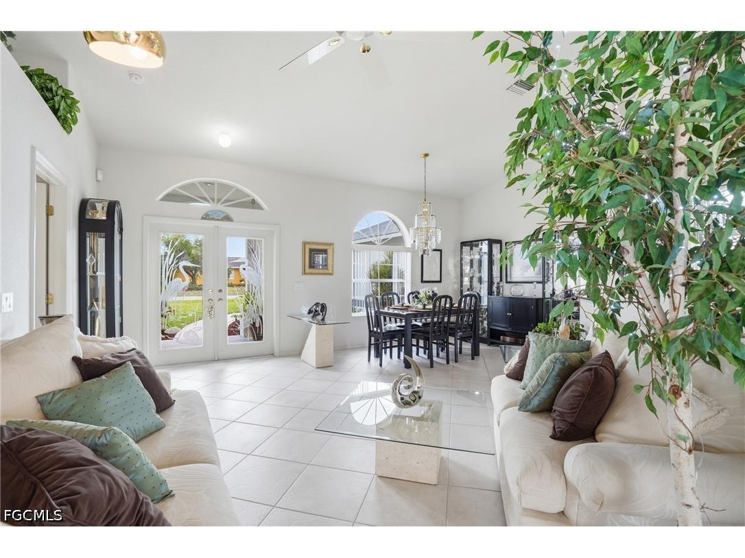 241 SE 29th Terrace Cape Coral FL 33904 2026019870 image18