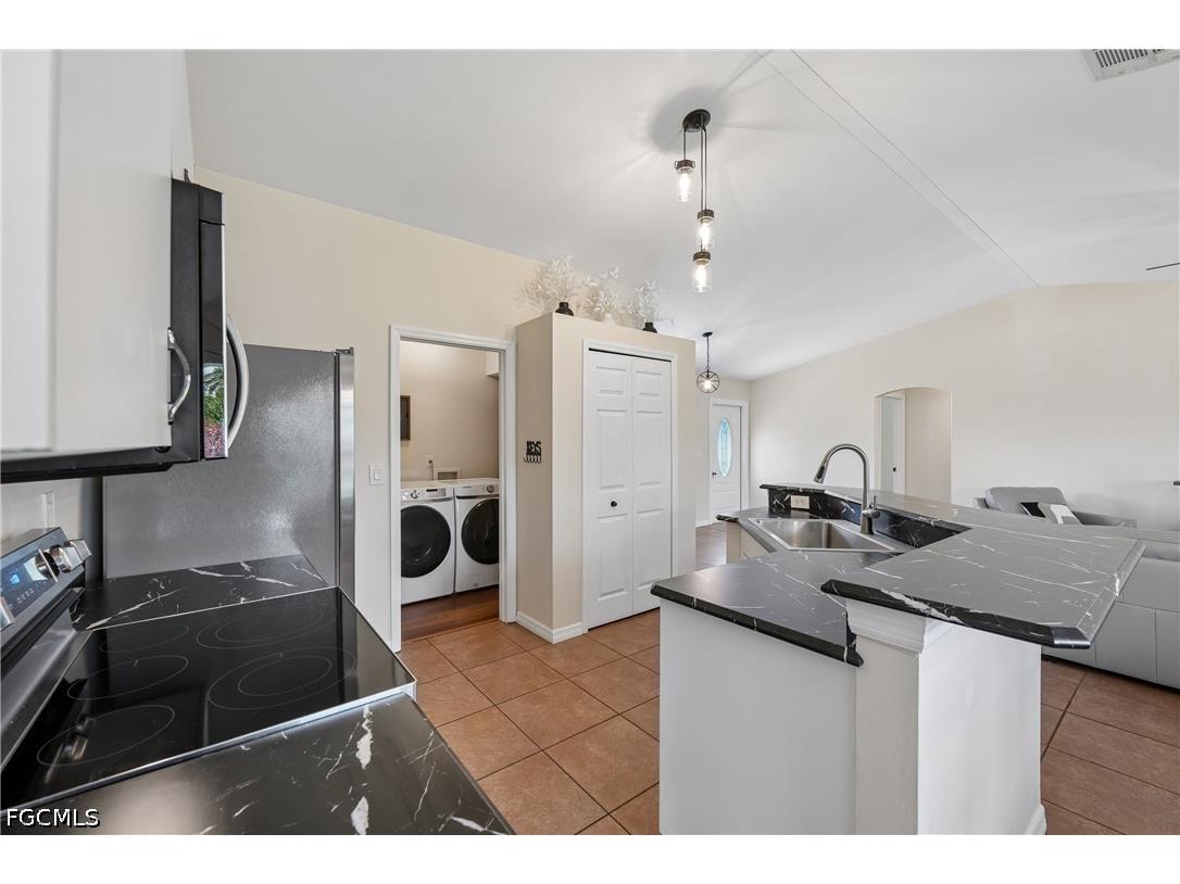 241 SW 34th Terrace Cape Coral FL 33914 2026018166 image14