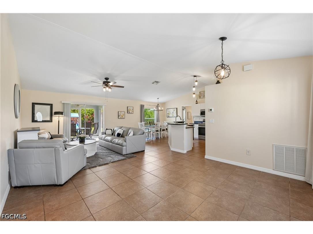 241 SW 34th Terrace Cape Coral FL 33914 2026018166 image4