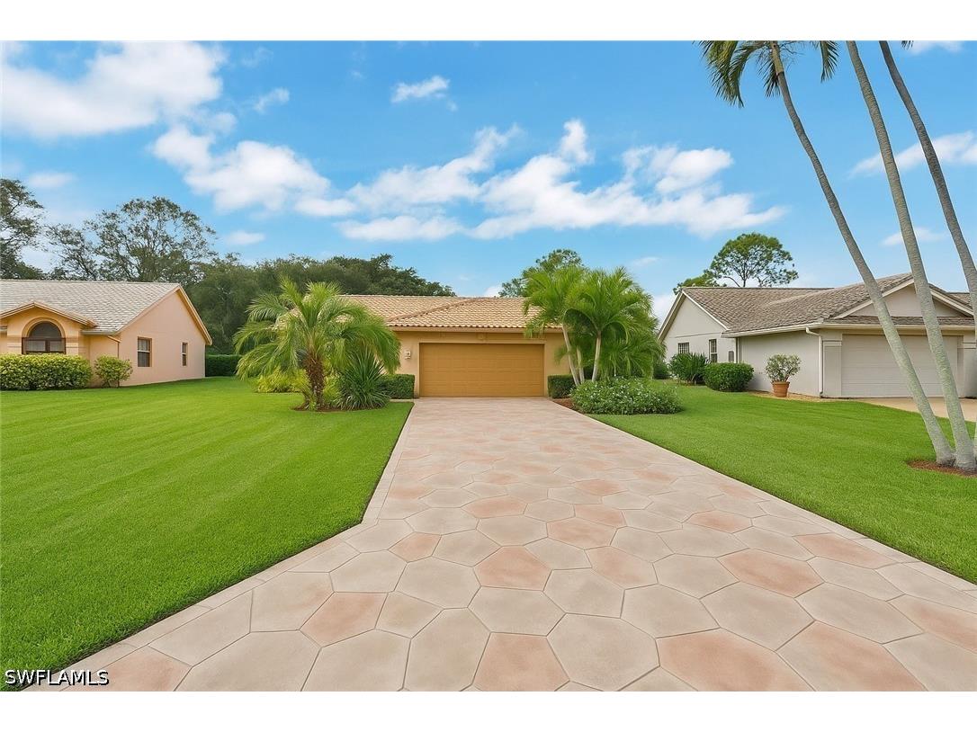 241 Saint James Way Naples FL 34104 226022130 image1