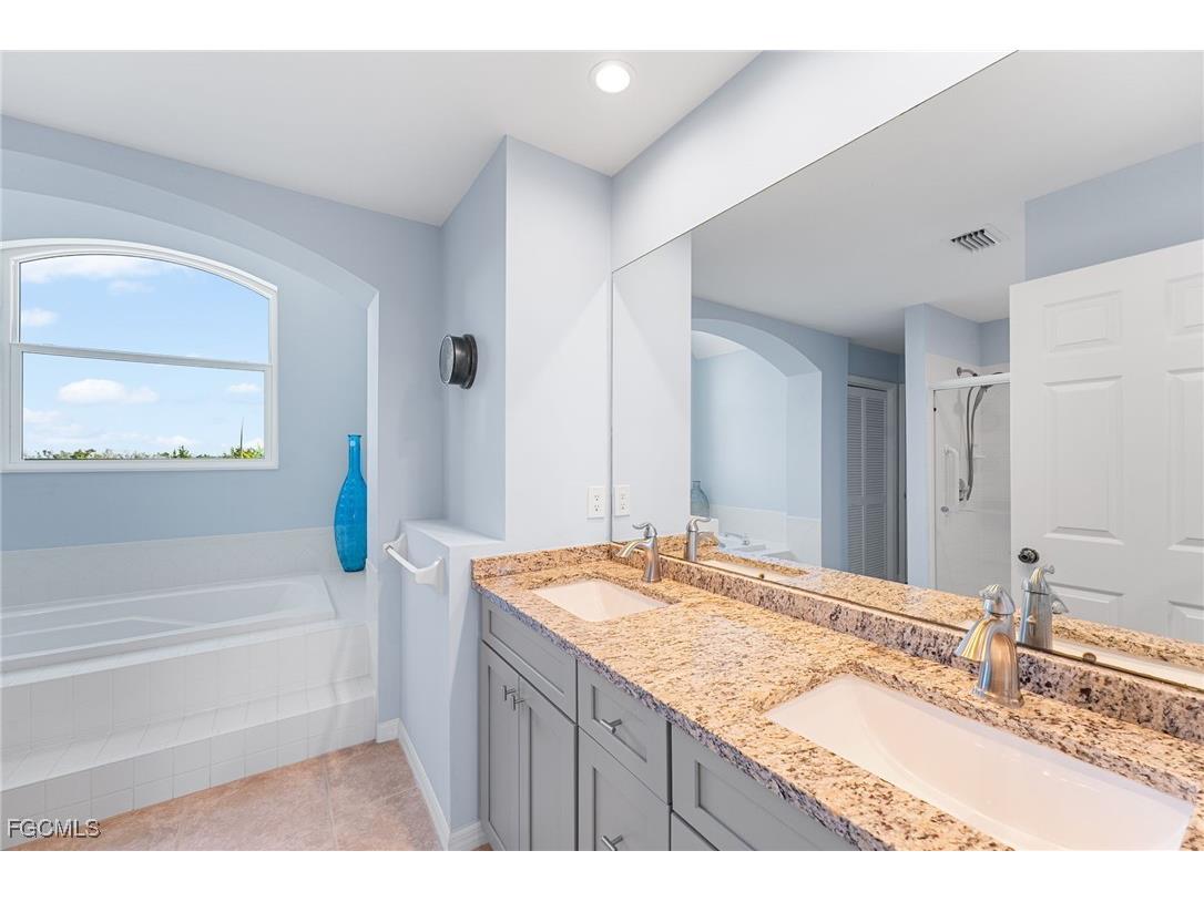 241 Violet Drive Sanibel FL 33957 2025021470 image34