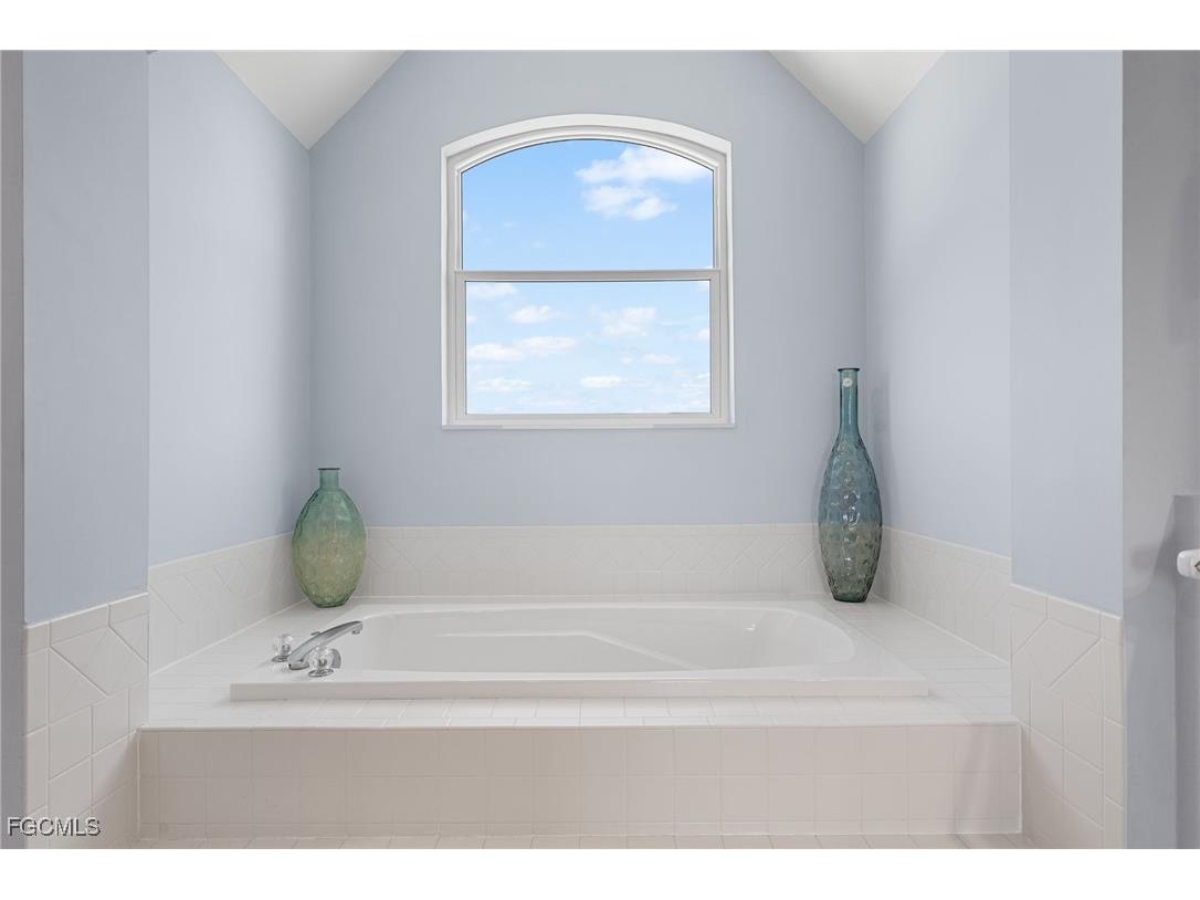 241 Violet Drive Sanibel FL 33957 2025021470 image35