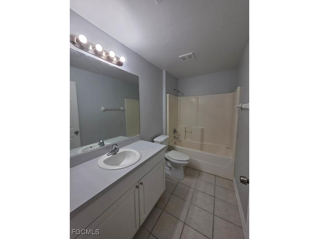 2410 Joe Avenue S Lehigh Acres FL 33973 2025018464 image16