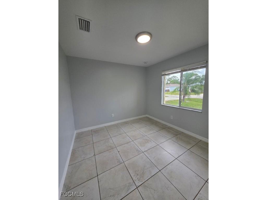 2410 Joe Avenue S Lehigh Acres FL 33973 2025018464 image4