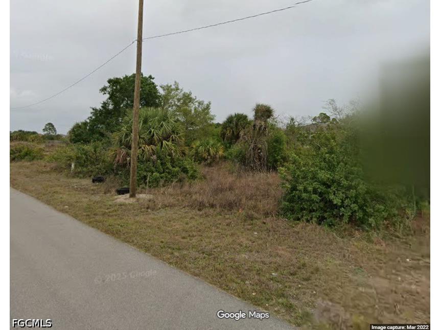 2412 Carvell Avenue N Lehigh Acres FL 33971 2026025375 image1