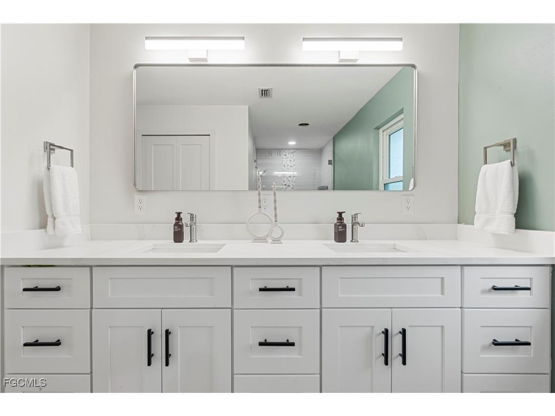2412 La Salle Avenue Fort Myers FL 33907 2025019426 image13