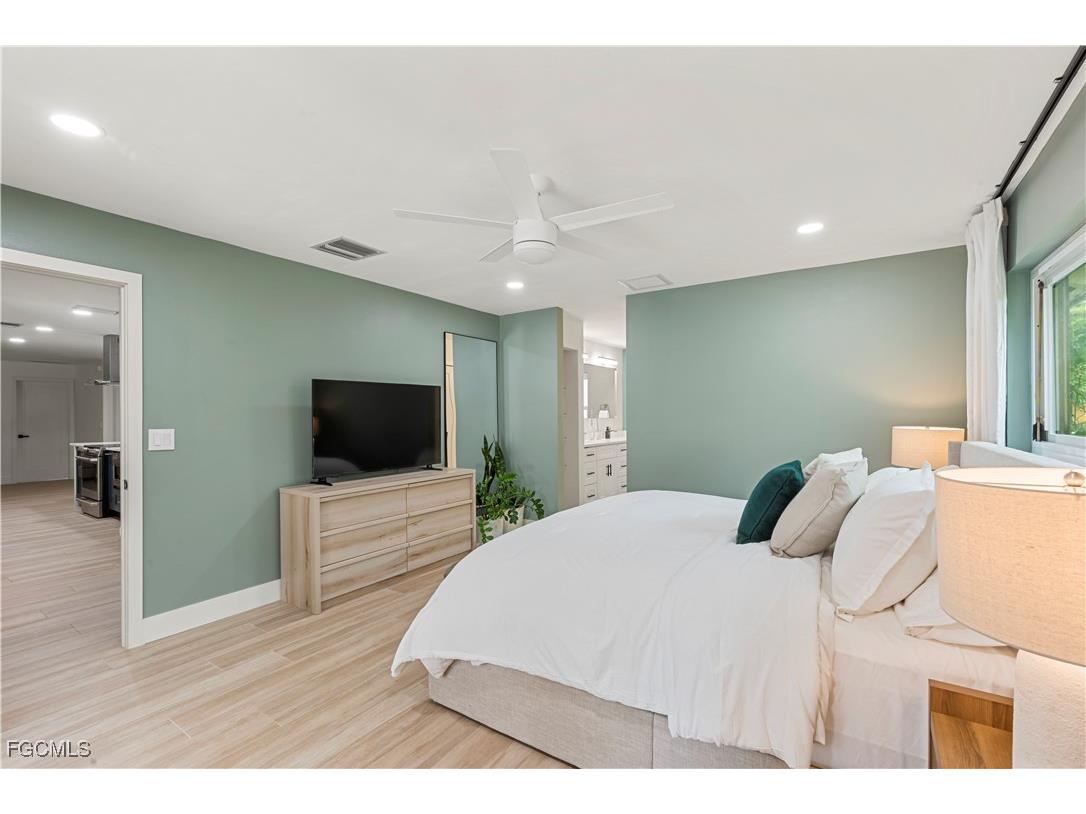 2412 La Salle Avenue Fort Myers FL 33907 2025019426 image9
