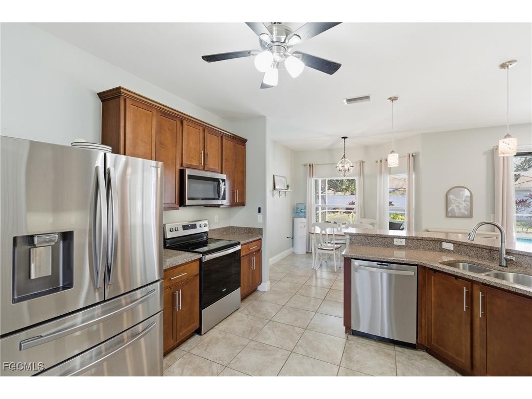 2412 Nature Pointe Loop Fort Myers FL 33905 2025021970 image18