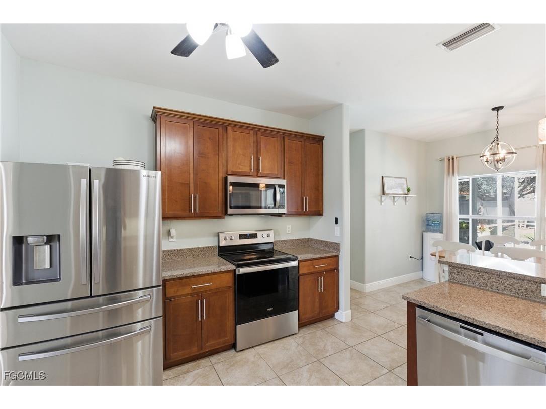 2412 Nature Pointe Loop Fort Myers FL 33905 2025021970 image19