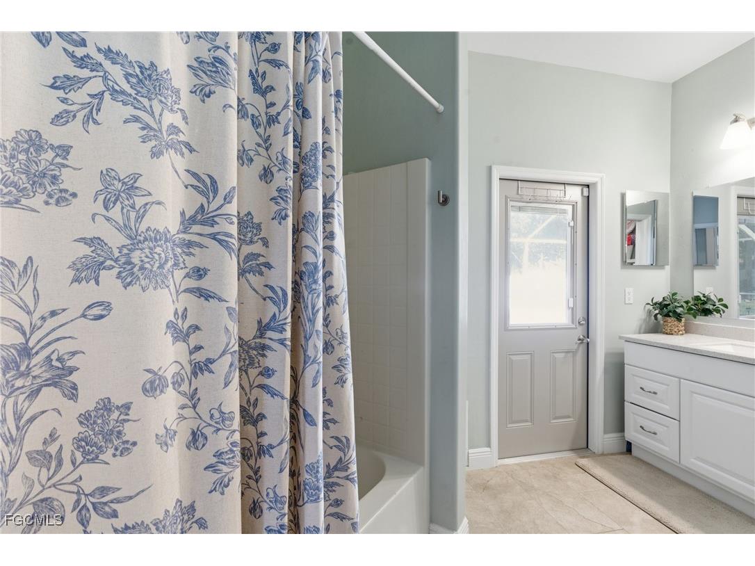 2412 Nature Pointe Loop Fort Myers FL 33905 2025021970 image33