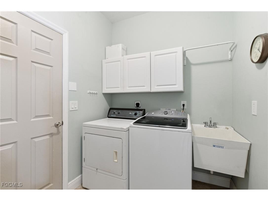 2412 Nature Pointe Loop Fort Myers FL 33905 2025021970 image37