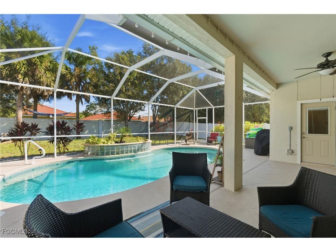 2412 Nature Pointe Loop Fort Myers FL 33905 2025021970 image39