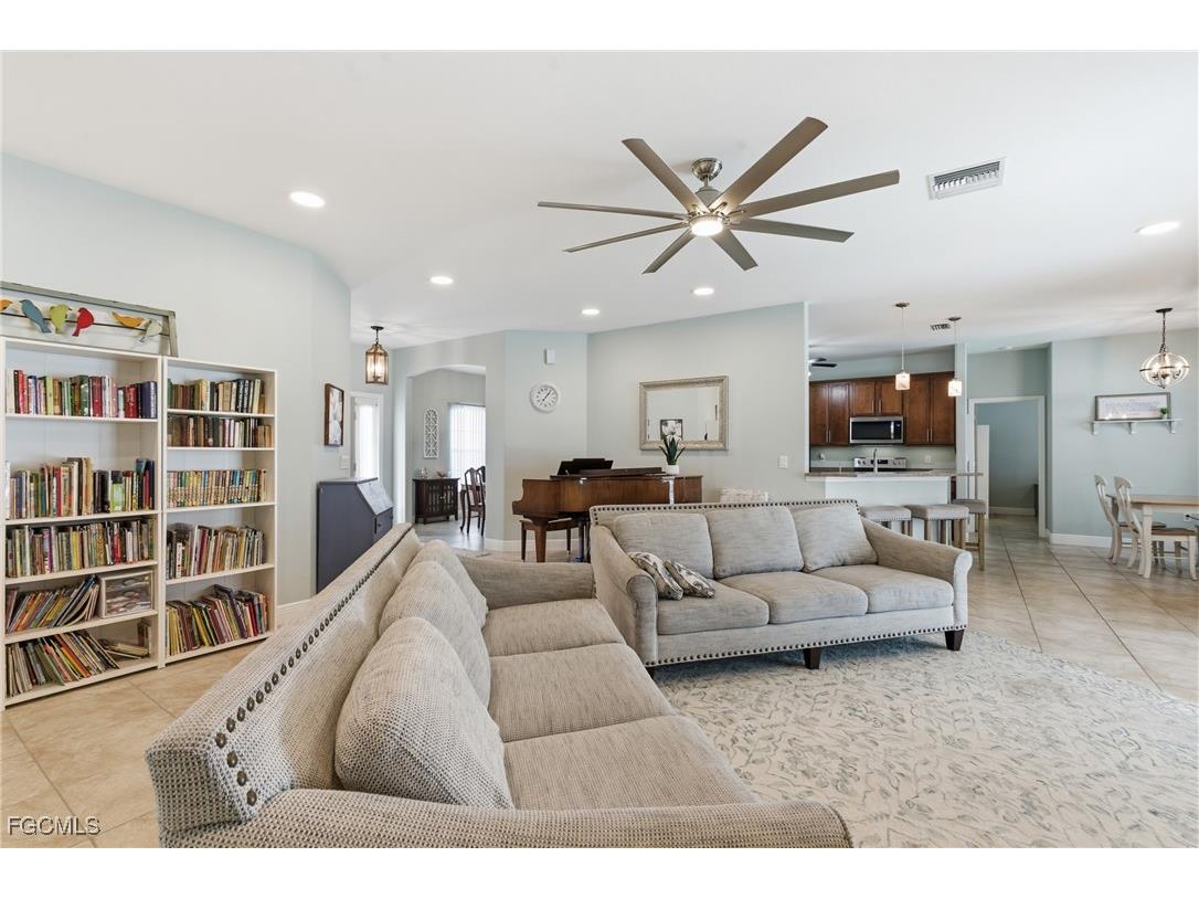 2412 Nature Pointe Loop Fort Myers FL 33905 2025021970 image5