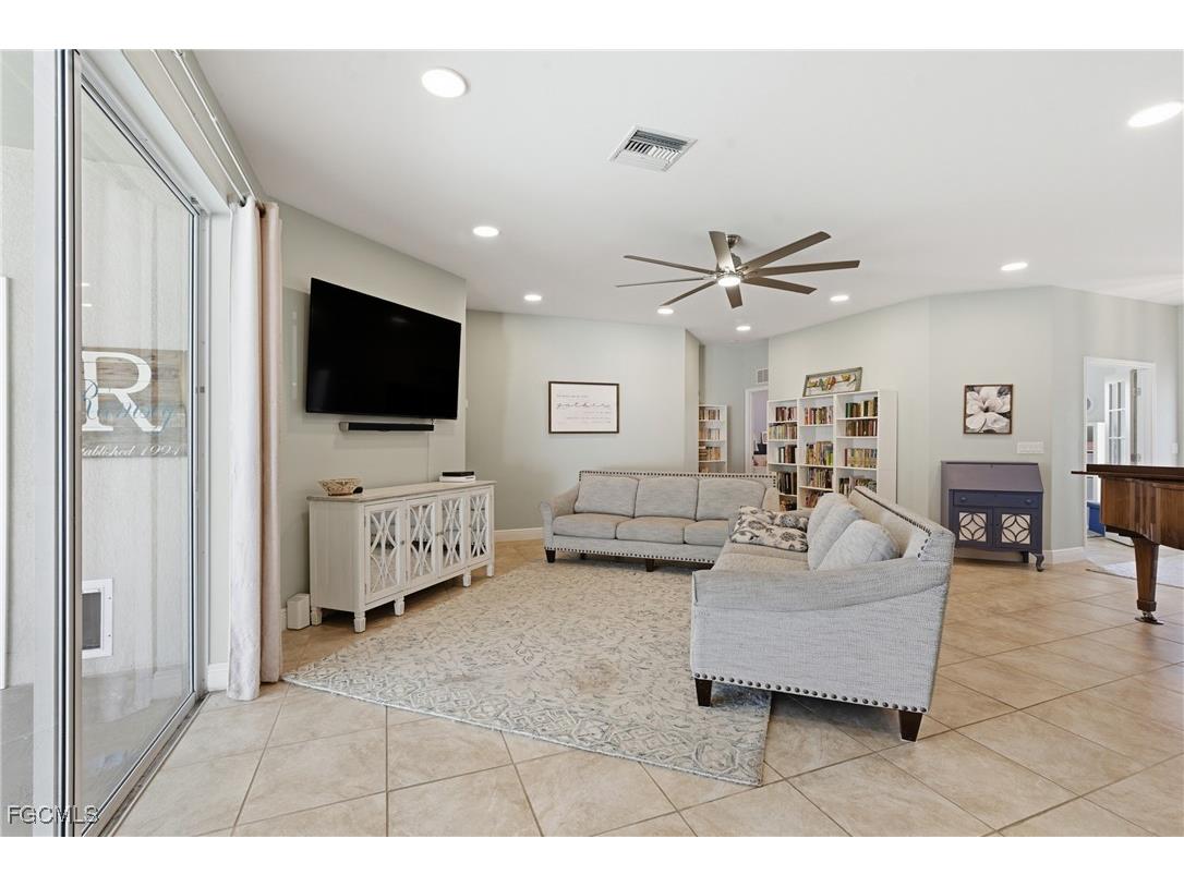 2412 Nature Pointe Loop Fort Myers FL 33905 2025021970 image7