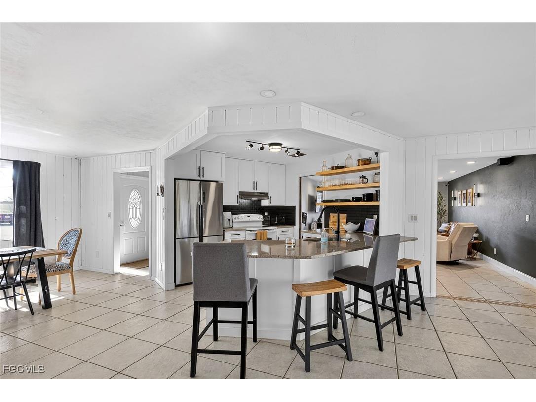 2413 Woodland Circle Fort Myers FL 33907 2026000742 image11