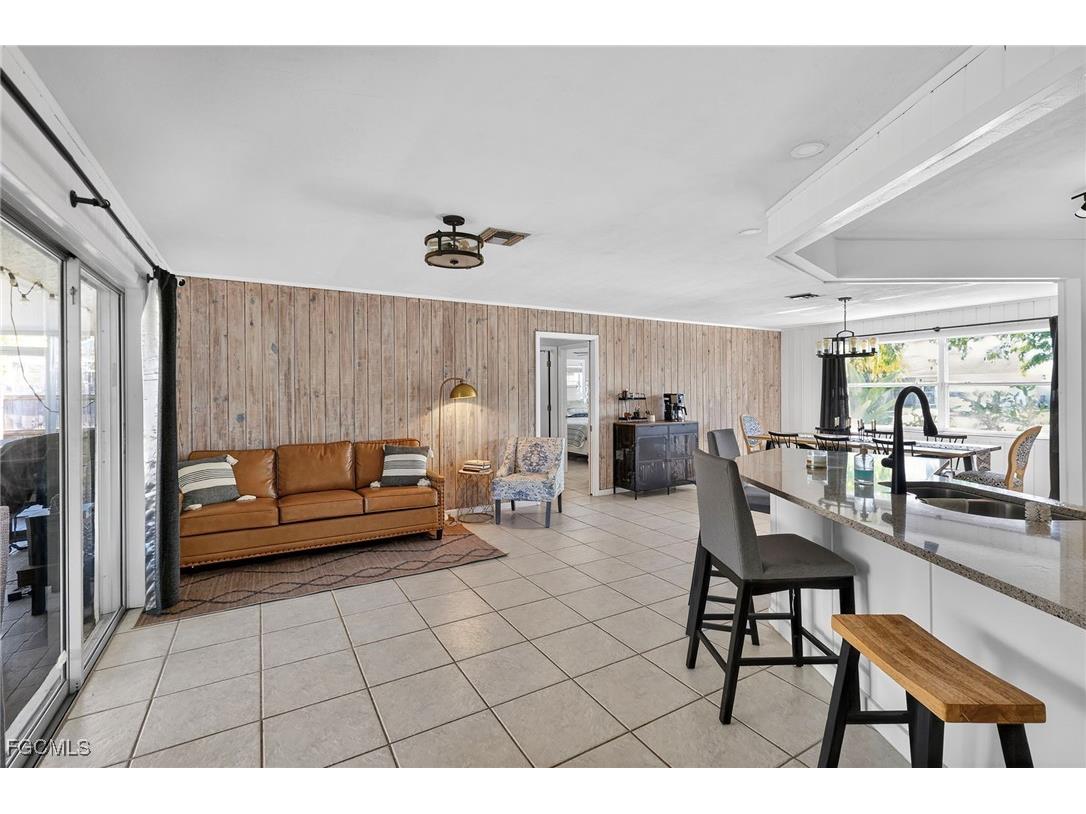 2413 Woodland Circle Fort Myers FL 33907 2026000742 image12