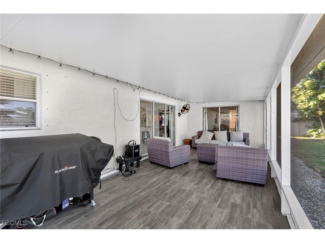 2413 Woodland Circle Fort Myers FL 33907 2026000742 image25