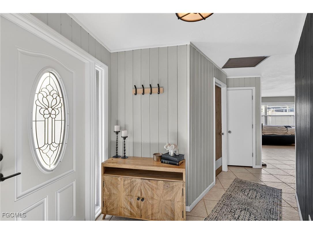 2413 Woodland Circle Fort Myers FL 33907 2026000742 image3