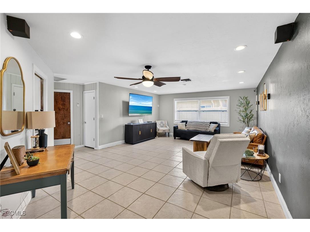 2413 Woodland Circle Fort Myers FL 33907 2026000742 image4