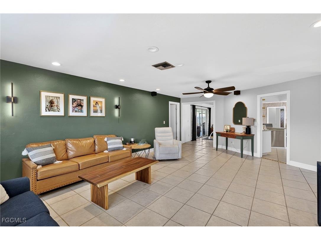 2413 Woodland Circle Fort Myers FL 33907 2026000742 image6