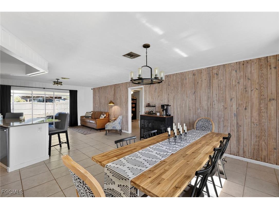 2413 Woodland Circle Fort Myers FL 33907 2026000742 image8