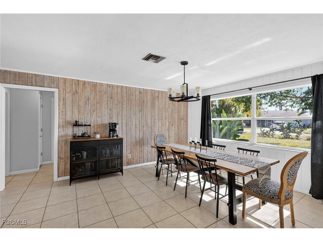 2413 Woodland Circle Fort Myers FL 33907 2026000742 image9