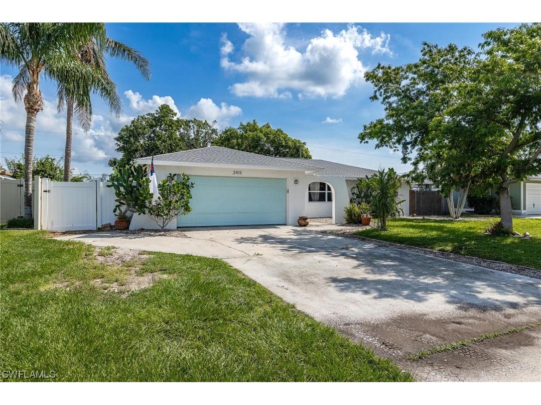 2413 Woodland Circle Fort Myers FL 33907 223049338 image1