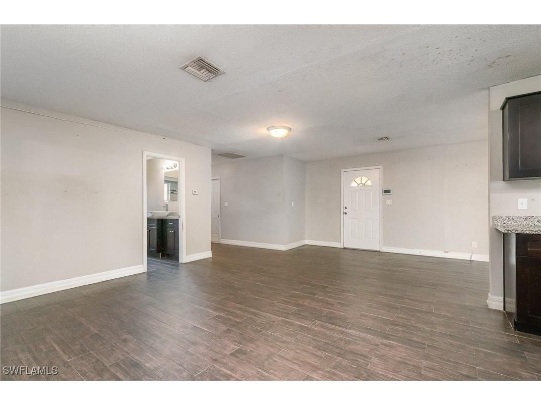 2414 Parkview Drive Fort Myers FL 33905 225044596 image3