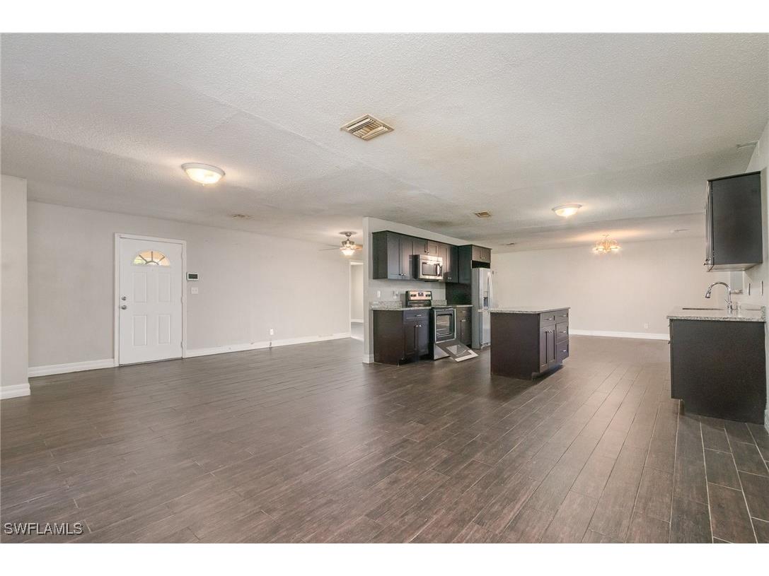 2414 Parkview Drive Fort Myers FL 33905 225044596 image4