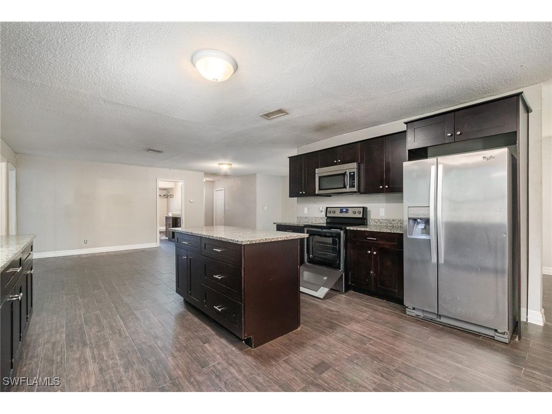 2414 Parkview Drive Fort Myers FL 33905 225044596 image9