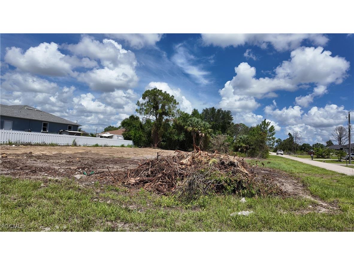 2415 Conway Avenue N Lehigh Acres FL 33971 2025017144 image5