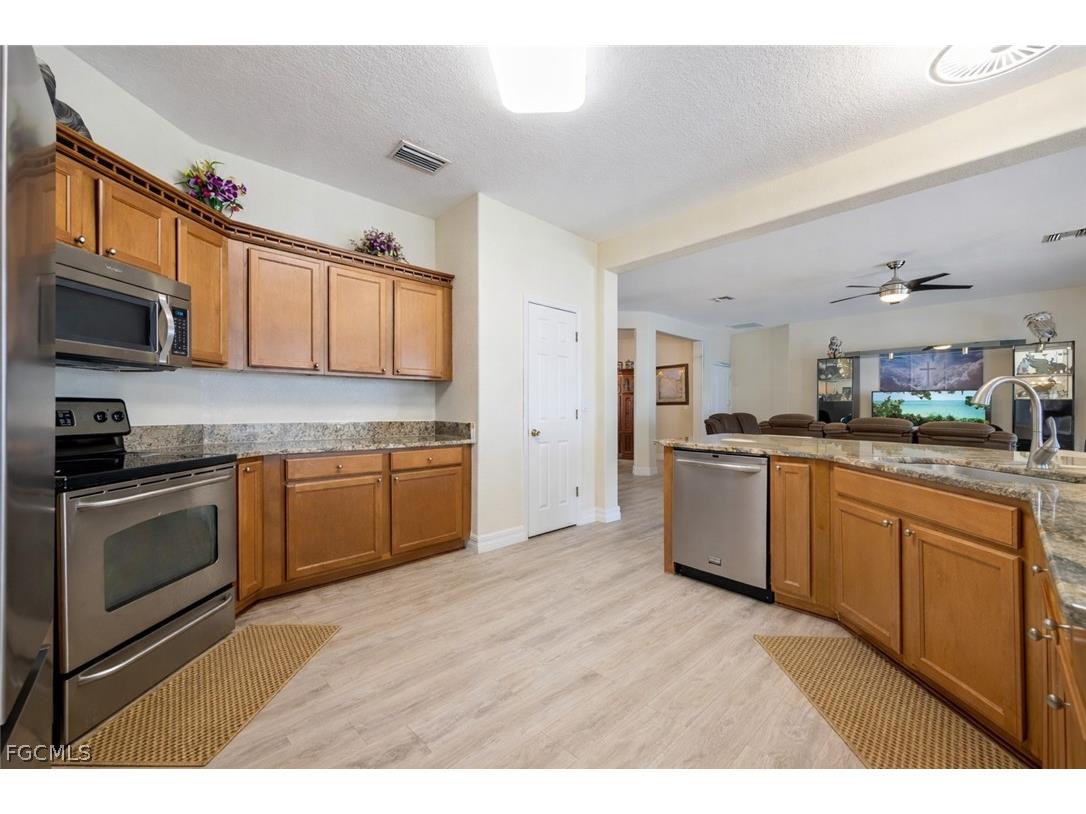 2415 NE 22nd Avenue Cape Coral FL 33909 2026013890 image16